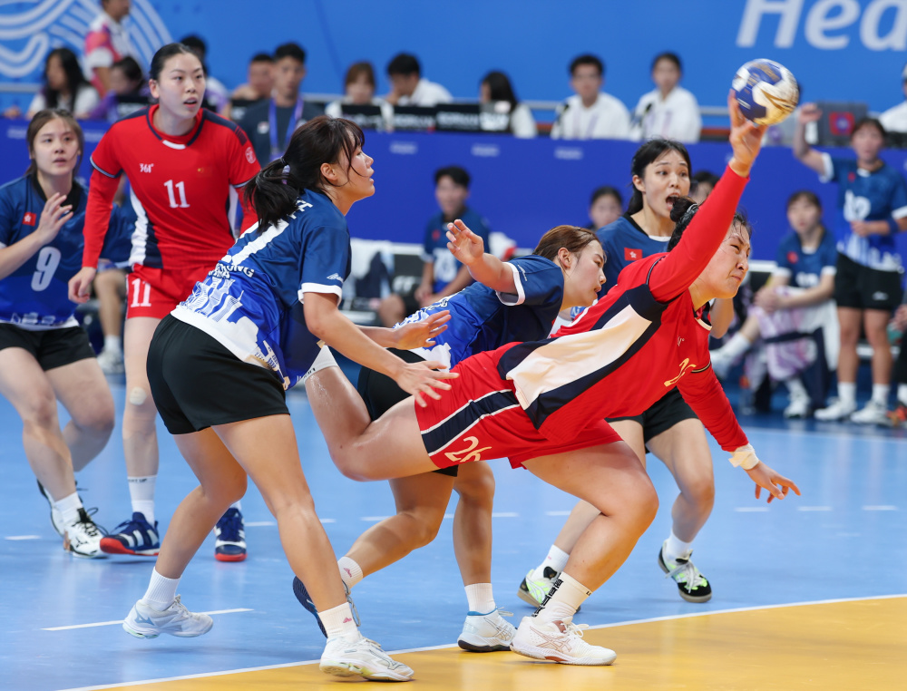 手球女子小组赛中国队对阵中国香港队