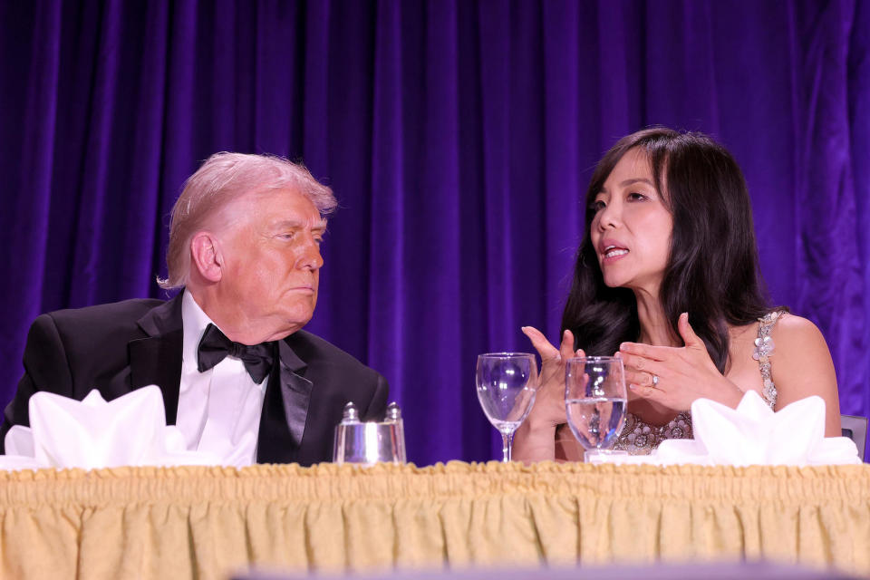 ǹ��������ʱ�����ڴ����ԱߵĻ���Ů������˭��