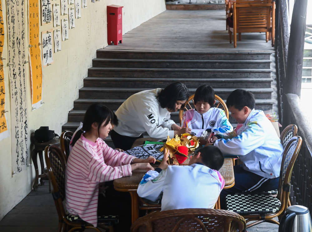 乡村小学开启特色课程乡村艺课