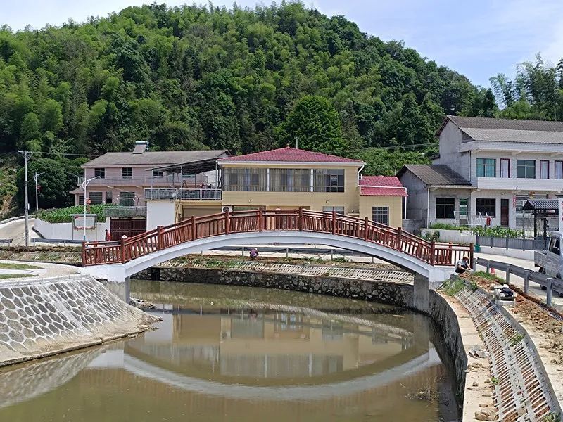 42万亩,已基本完成三堂街镇赤塘村,修山镇麻竹垸村,鸬鹚渡镇鸬鹚渡