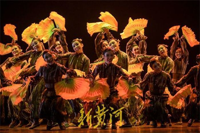 东北秧歌舞蹈造型图片图片