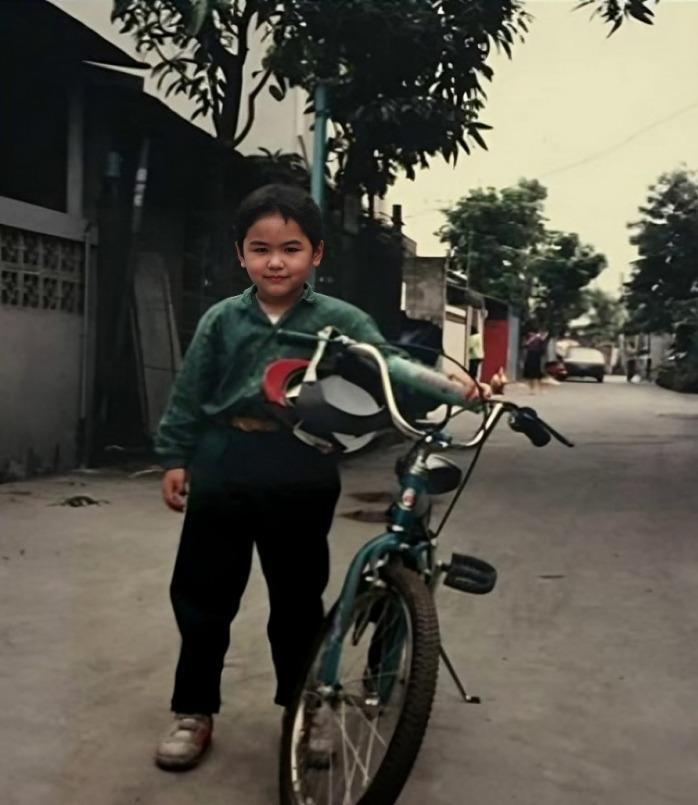 阮经天,支持60岁妈妈离婚,刚翻红母亲就去世,4年痛失三位亲人