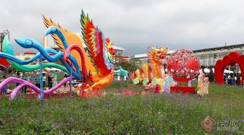 昆明宜良花街节:龙凤呈祥迎佳节   繁花锦绣庆端午