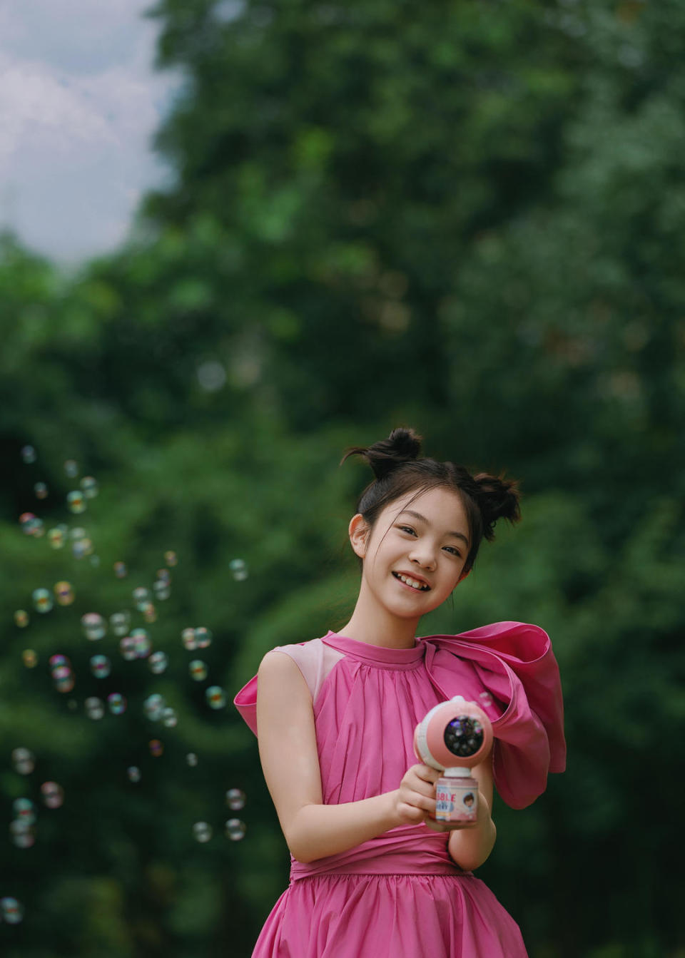 杨恩又：没拿到百花奖最佳新人不失望，希望大家爱上成都_腾讯新闻