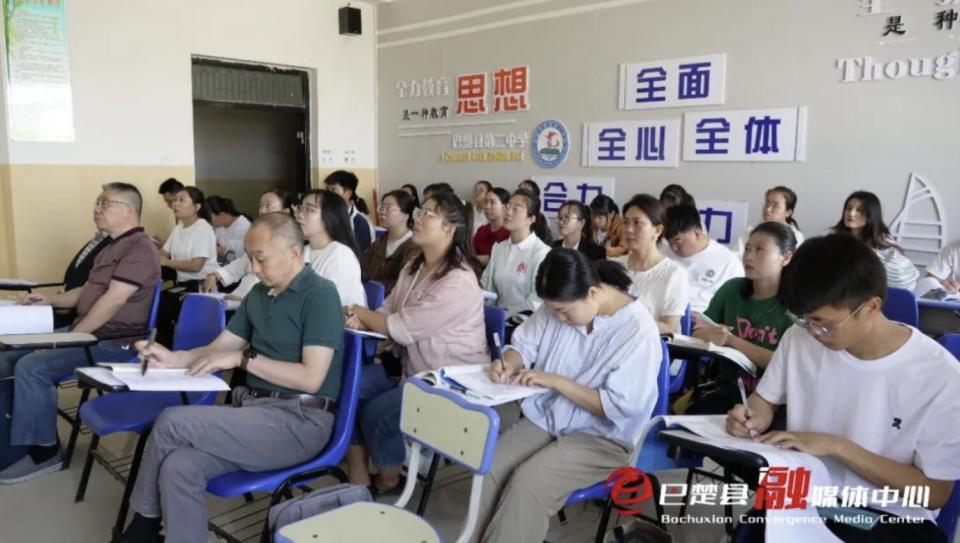 中学和巴楚县第六小学进行教学展示和交流,14位巴楚,泽普和喀什市的