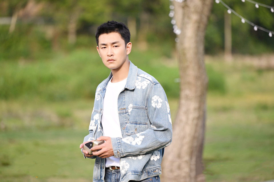 《飞驰人生热爱篇》:胡先煦变换戏路,人设新颖,反转不断