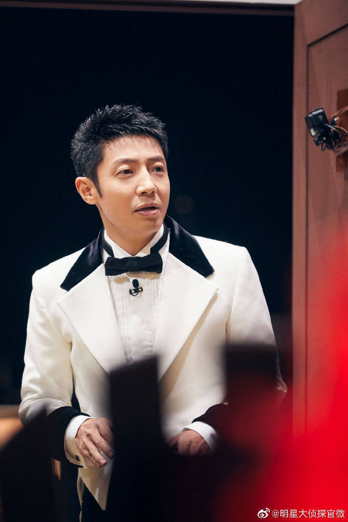 撒贝宁跟何炅说想大侦探了 曾因规定被迫离开明侦节目_腾讯新闻