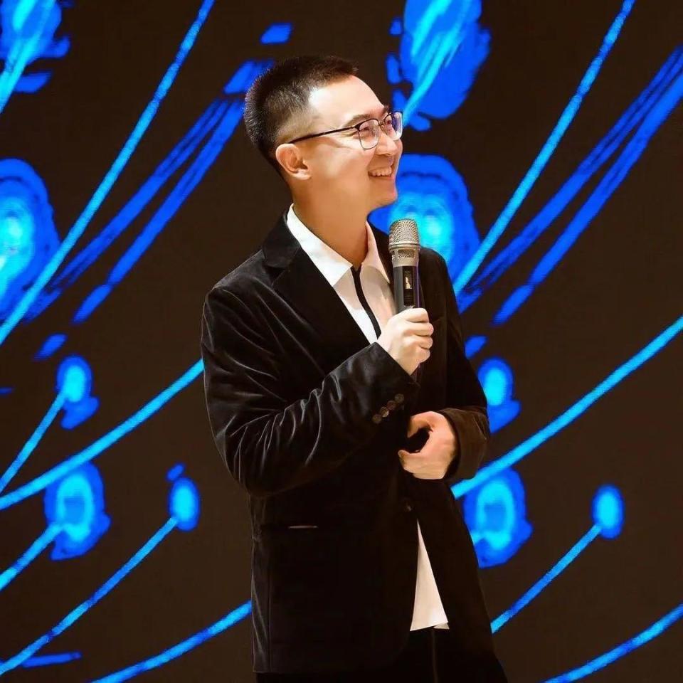 5年100亿，力争行业第一，他说：要么出人头地，要么不如不干_腾讯新闻