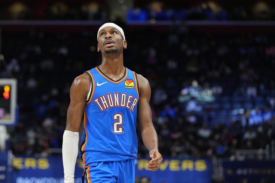 提前打卡亚历山大21中7拿到23分7板罚球9中9