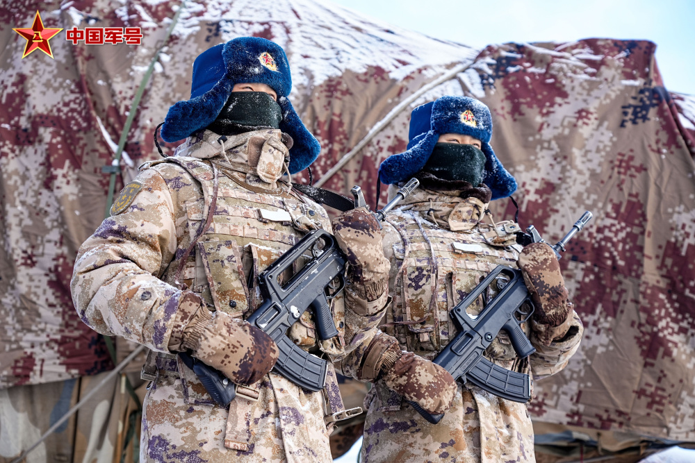 感受空军机场警卫兵的铁血豪情