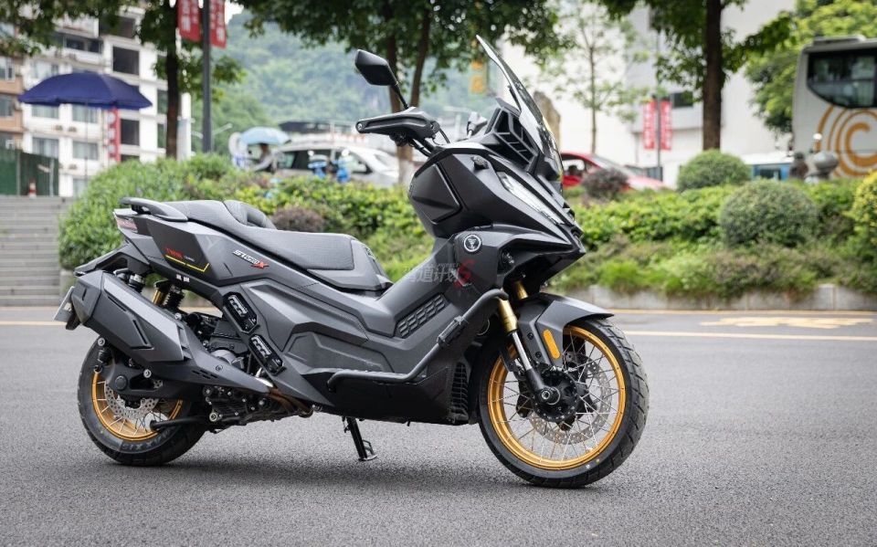 32980元，宗申赛科龙RT450上市！对比无极SR450X究竟孰强孰弱？_腾讯新闻
