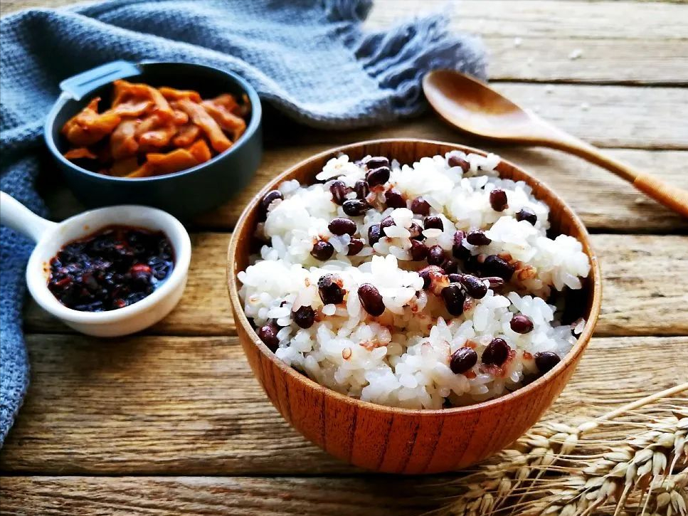 经常吃"冷米饭",可以降血脂,血糖,还能改善脂肪肝?_腾讯新闻