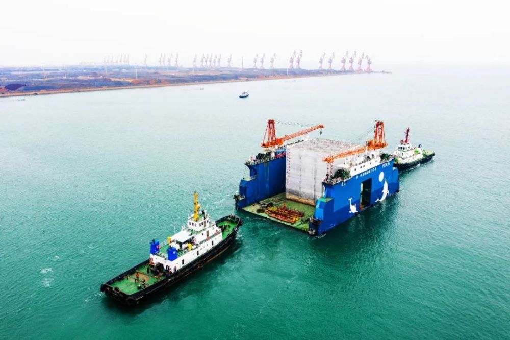 铁山港东岸码头沉箱安装施工完成_腾讯新闻