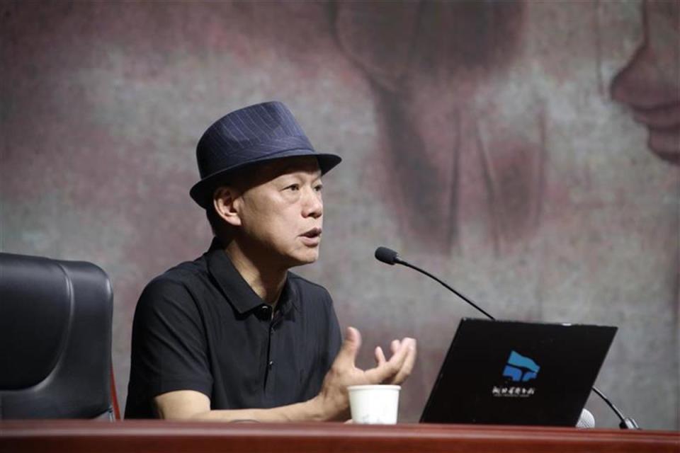 每一幅画都像一双深邃的眼,叶军教授在"长江讲坛"分享传统艺术的当代