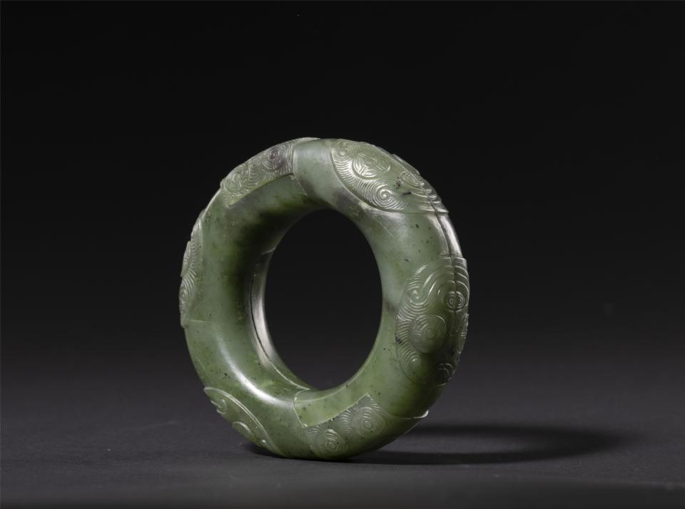 清乾隆 玉蚩尤合璧连环