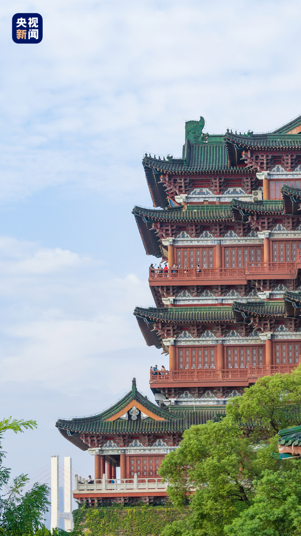 这条线路串联起英雄城南昌,瓷都景德镇,鄱阳湖国家自然保护区,世界