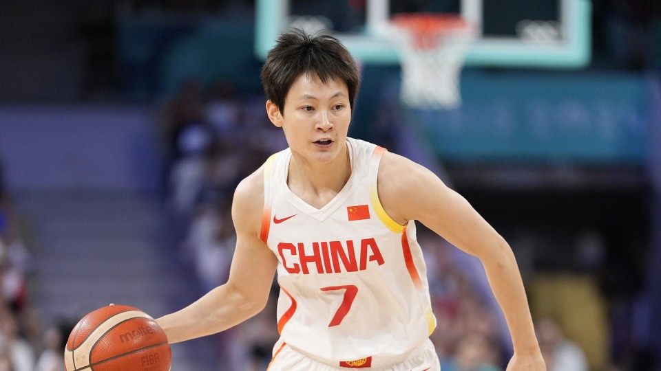 29岁的杨力维此前是中国女篮夺得世界杯亚军的重要功臣,但随后她受