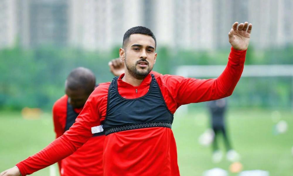 泰山队弃将登顶射手榜!莱昂纳多:我觉得山东的教练不想要我_腾讯新闻