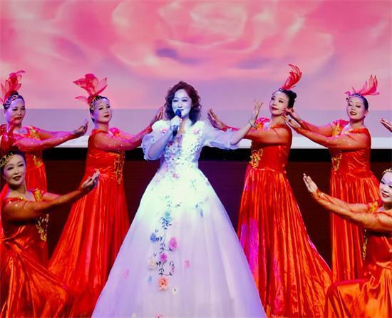 人物专访/音乐人亓婕用草原风情传递歌者艺术人生(图2)