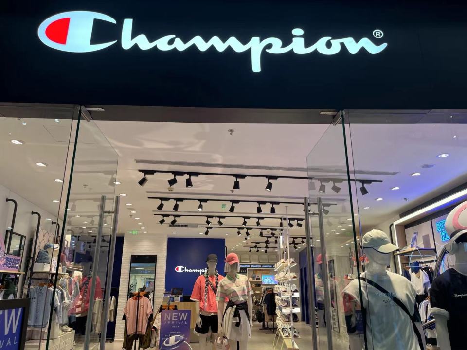 靠亚洲增长仍难脱困,运动潮牌champion"八连降"后被母公司15亿美元