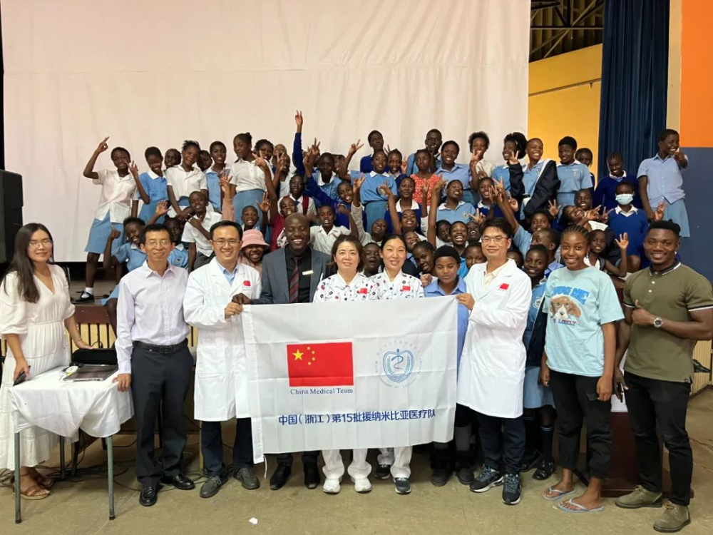 "看不好的病找中国医生" ,援非百日,中国医疗队的针灸推拿很圈粉