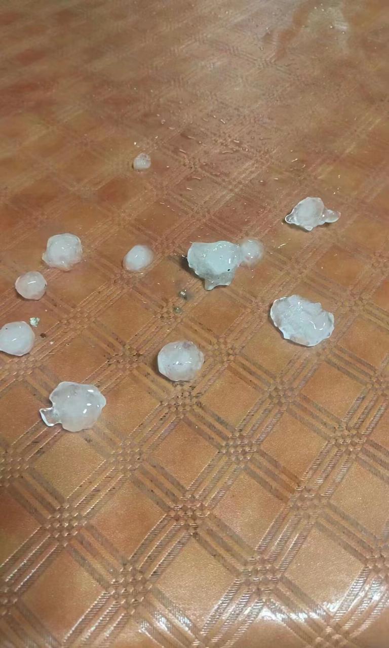 长沙宁乡多地突降冰雹,最大直径达3至5厘米!