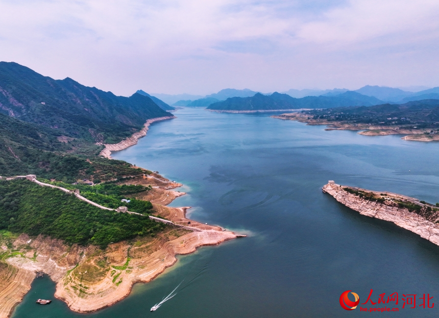 人民网记者 周博摄承德宽城蟠龙湖喜峰口水下长城.