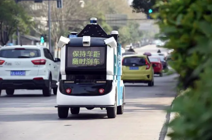 鼓励企业在符合要求地区大规模使用新能源无人配送车