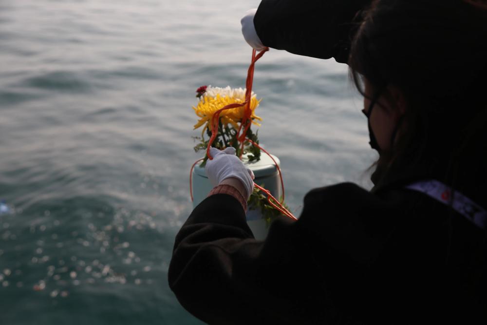 沈阳市清明节主题海葬仪式在大连菱角湾举行