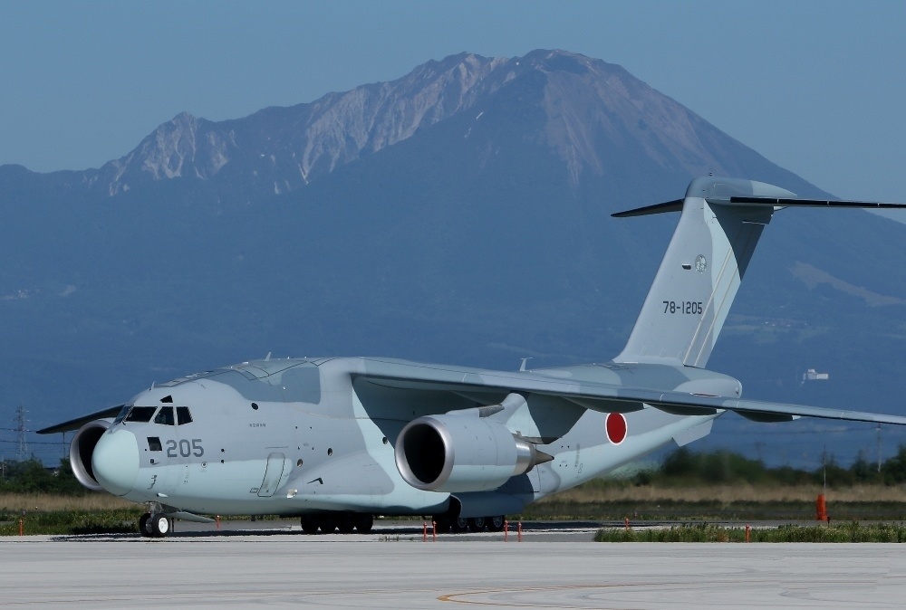 270架轰炸机,70架预警机,1900架战斗机,亚洲第一空军浮出水面_腾讯