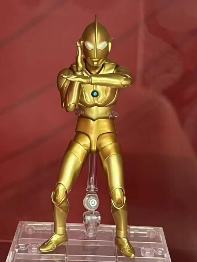 shf系列金色涂装的初代奥特曼公开被女婿迪迦的闪耀形态感染了