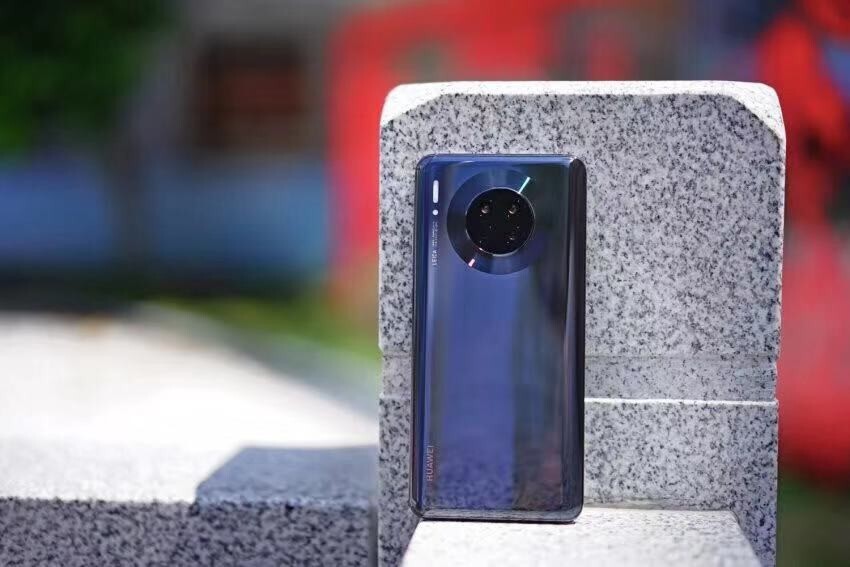 从6899元跌至2333元,麒麟990 5g 鸿蒙系统 徕卡影像,华为宝刀未老