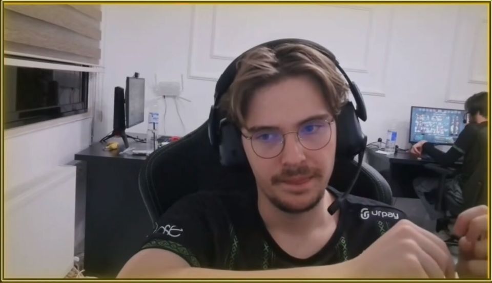 atf绝活有点多的,除了马尔斯之外,三号位船长,三号位小小,都是输出和