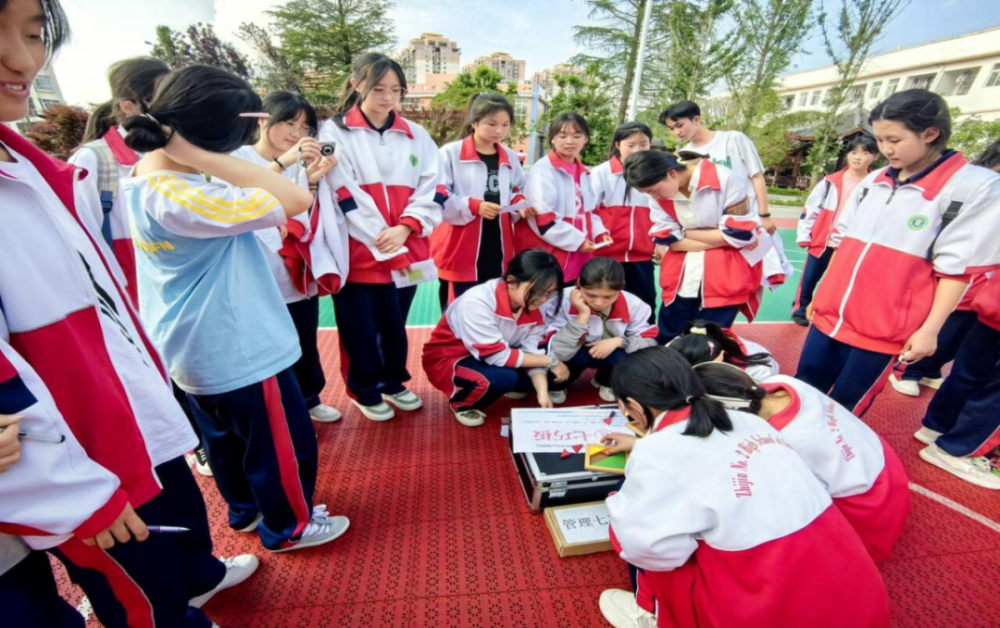 织金县第二中学:塑造阳光心理,绽放青春芳华,绘织金色人生!