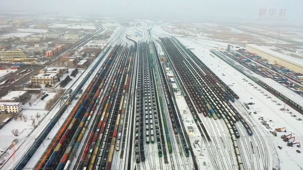 新疆铁路双口岸中欧中亚班列驰骋不息通行数量同比去年稳步增长