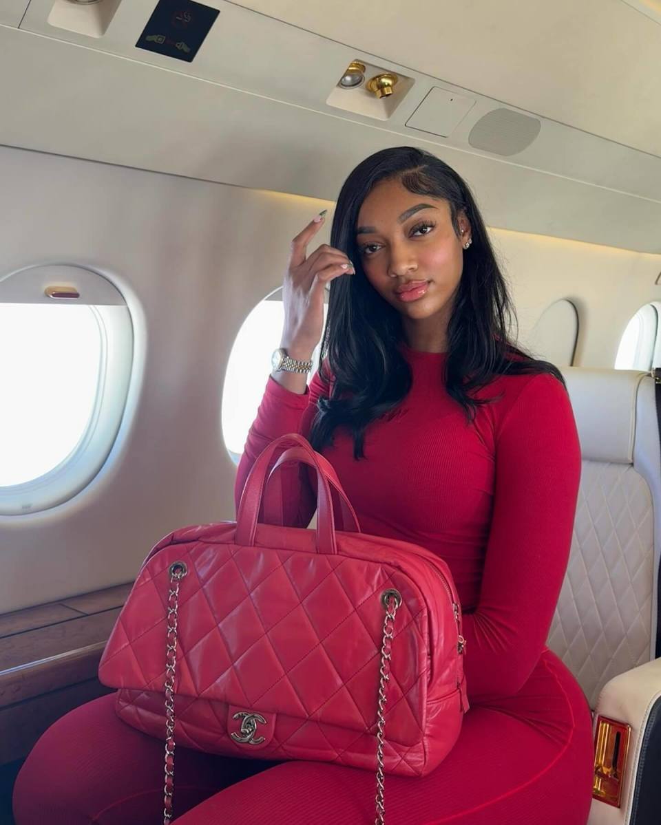 穿搭尺度大！WNBA球星安吉尔里斯代言麦当劳全美高中篮球赛_腾讯新闻