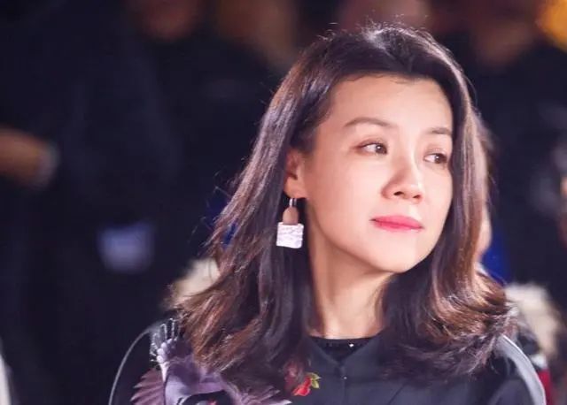 刘琳被导演张黎抛弃转身嫁圈外人48岁被老公宠成公主