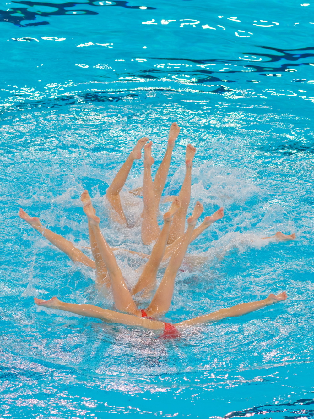 "我给我的队友们打满分!"作为中国代表团本届奥运会的旗手之一,花