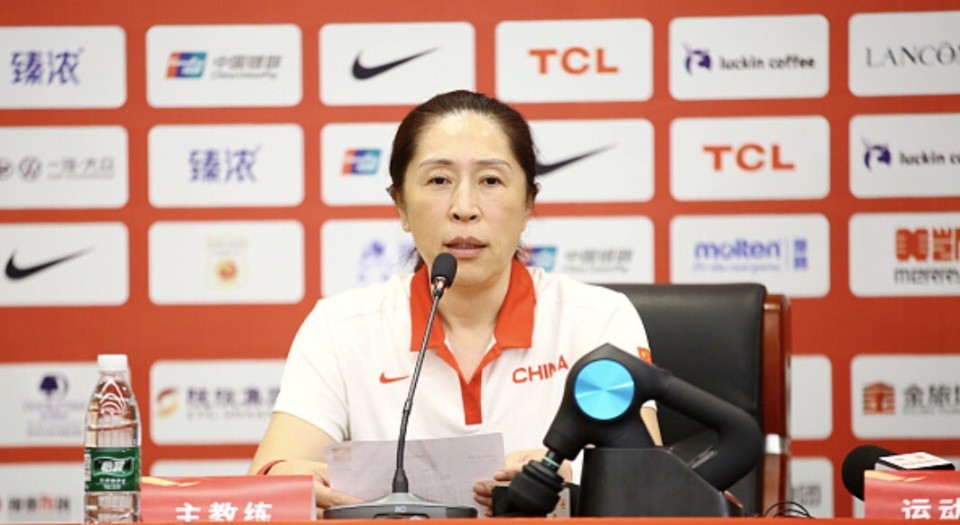 中国女篮主教练郑薇:有伤病的球员会在队伍欧洲拉练前回归