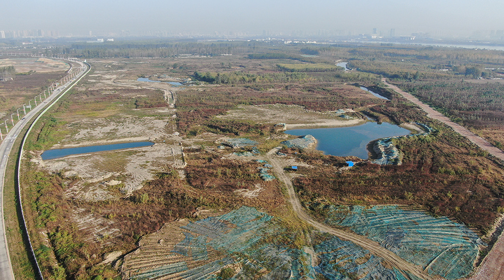 它地處襄陽城市中心區域漢江段中心,是漢江,唐白河,小清河交匯沖積而