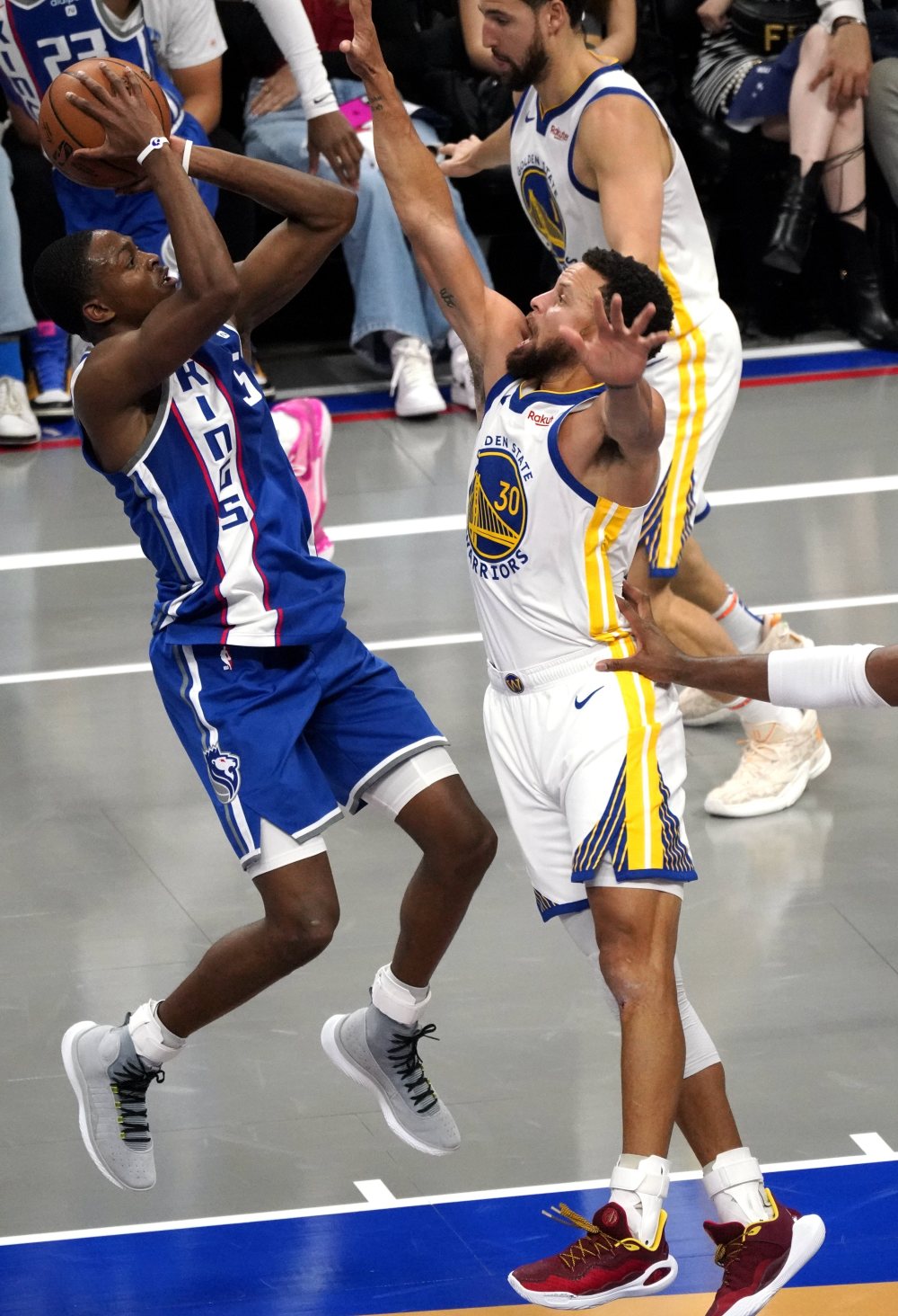 篮球——nba常规赛:国王胜勇士