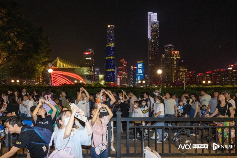 广州"五一"市内处处人山人海,广州塔成最热打卡地