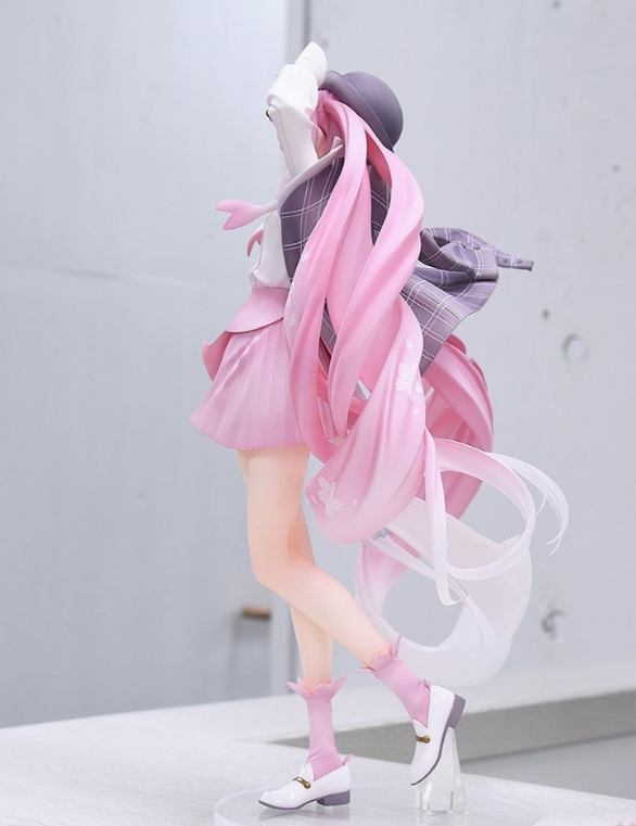 非常好看,细节方面很到位,不过这个手办需要搭配合适的背景和光影氛围