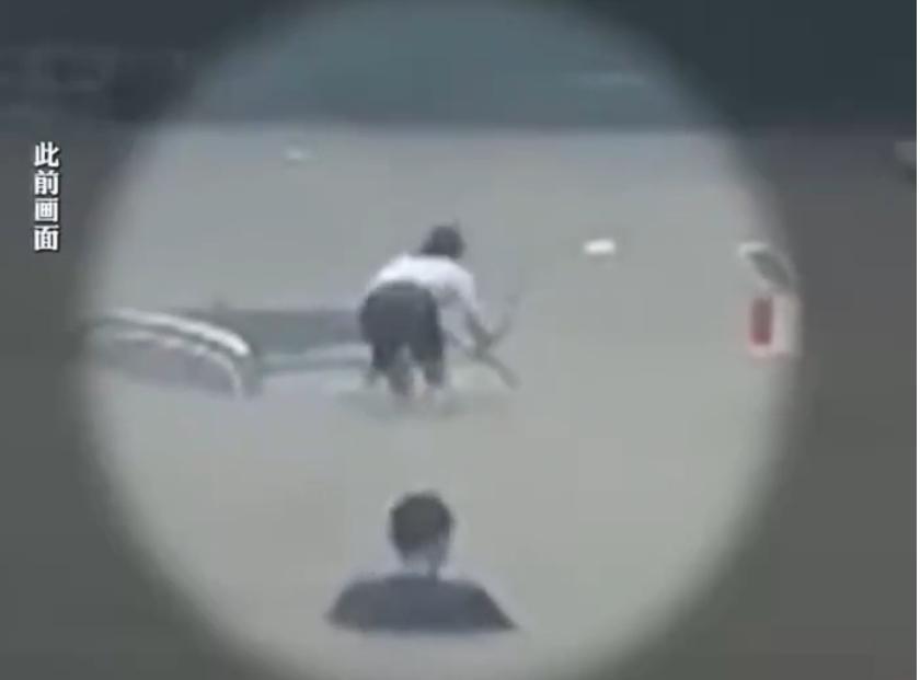 郑州暴雨中砸车救人“菜刀哥”突发疾病进ICU，呼吸心脏骤停病因未知，家属紧急求助