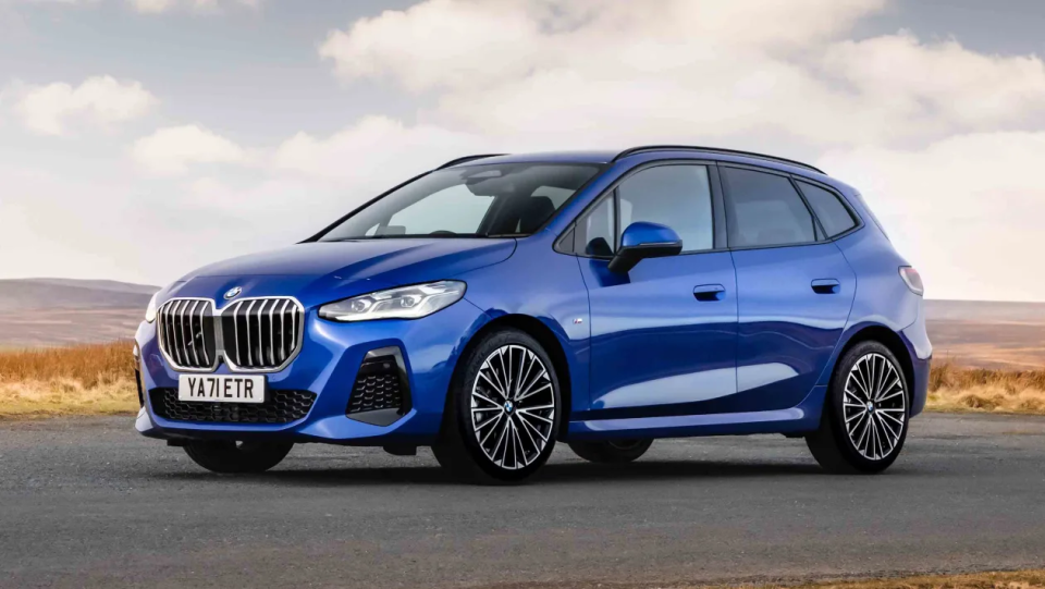 时尚感有明显提升,全新宝马2系多功能旅行车实车图