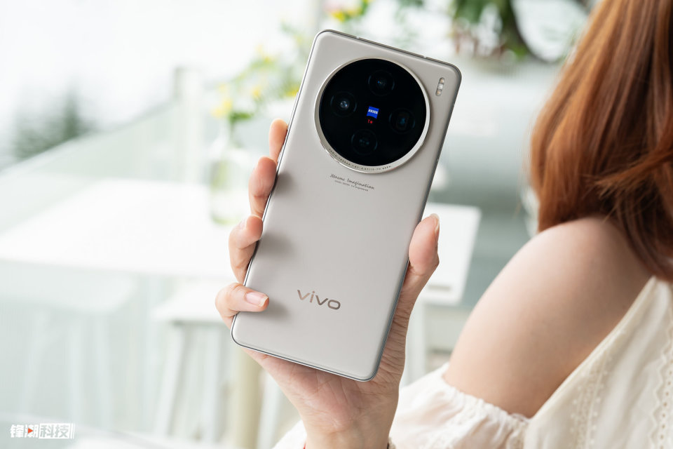 vivo x100s评测:外观简洁雅致,性能再度跃升
