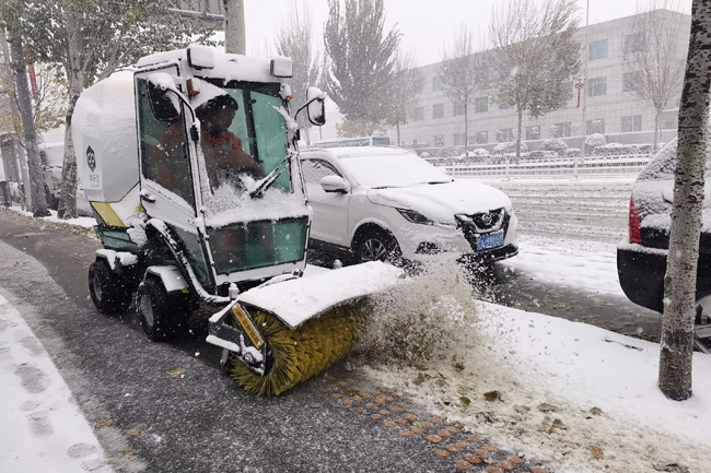 应对强降雪 沈阳市1．3万名环卫工人昼夜奋战守护出行