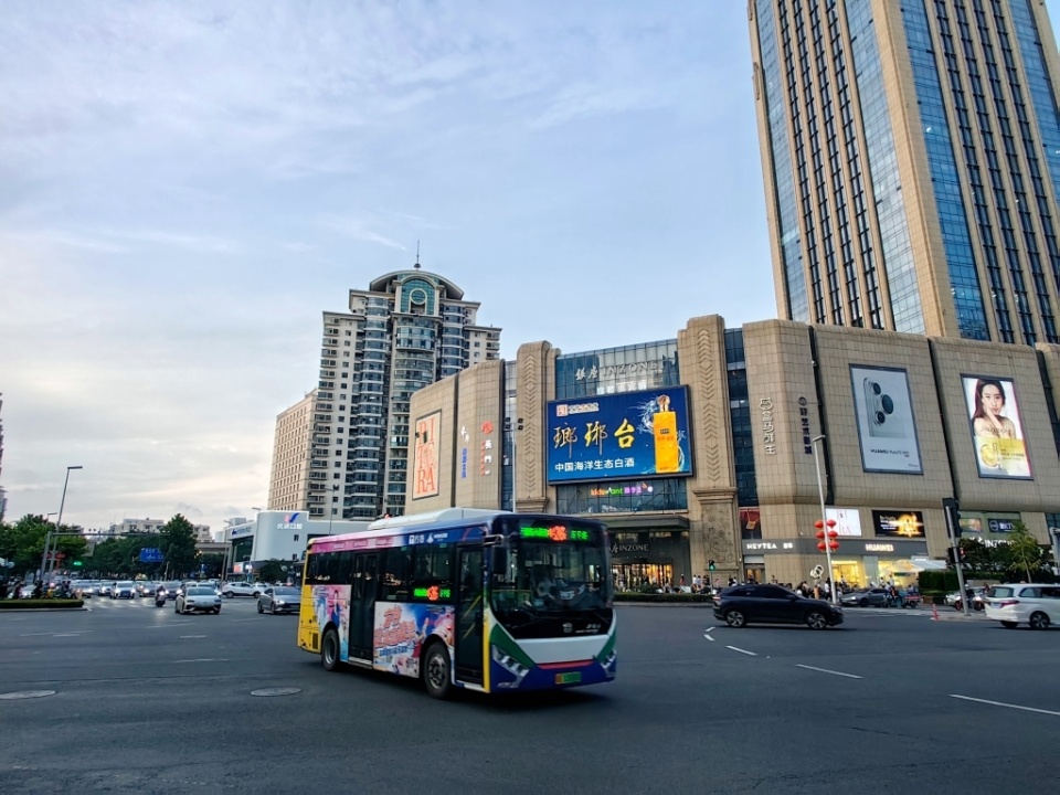 青岛26路公交解锁出游新体验,一站式畅游滨海美景!