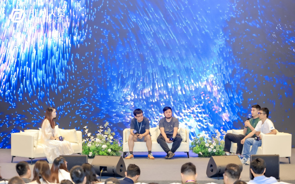 2025年度生成式AI全球化高峰论坛暨Go Global AI 100年度评选完美收官，19场高密度趋势圆桌直击AI全球化浪潮 · 原文图片 8