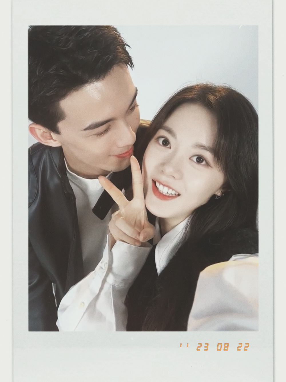 《在暴雪时分》七夕"发糖" 吴磊赵今麦甜蜜自拍